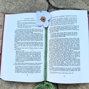 Daisy bookmark