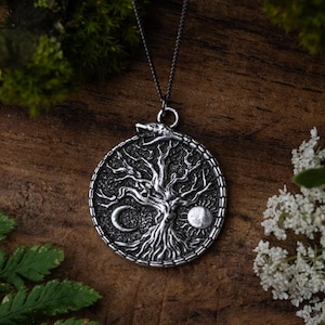 Livets träds månhänge • Antik silverlook hedniskt halsband