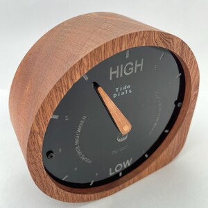 WiFi Connected Analog Tide Clock: Handcrafted, Hardwood, Accurate Tides for your local beach Bild 7