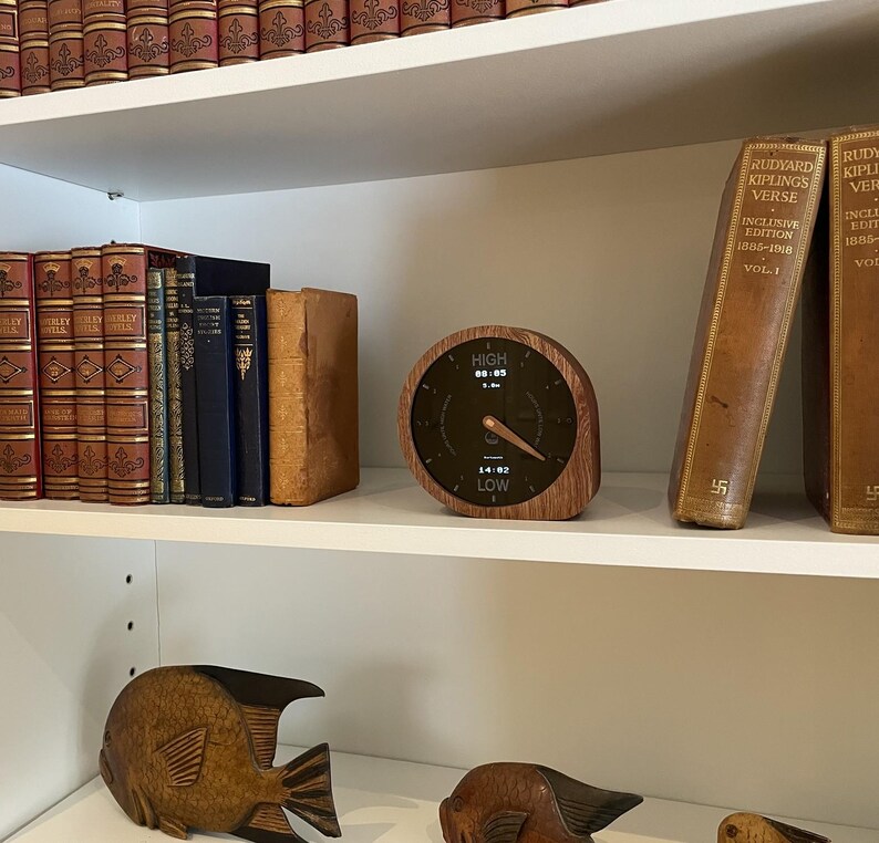 WiFi Connected Analog Tide Clock: Handcrafted, Hardwood, Accurate Tides for your local beach Bild 9