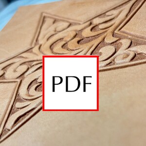 Pode incluir: Close-up de uma superfície de couro castanho com um design de estrela esculpida detalhada. A estrela é rodeada por intrincados arabescos. As letras "PDF" estão numa caixa branca na imagem.