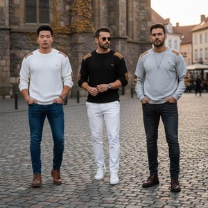 Maglione bianco a nido d'ape da uomo: toppe sui gomiti in finta pelle scamosciata