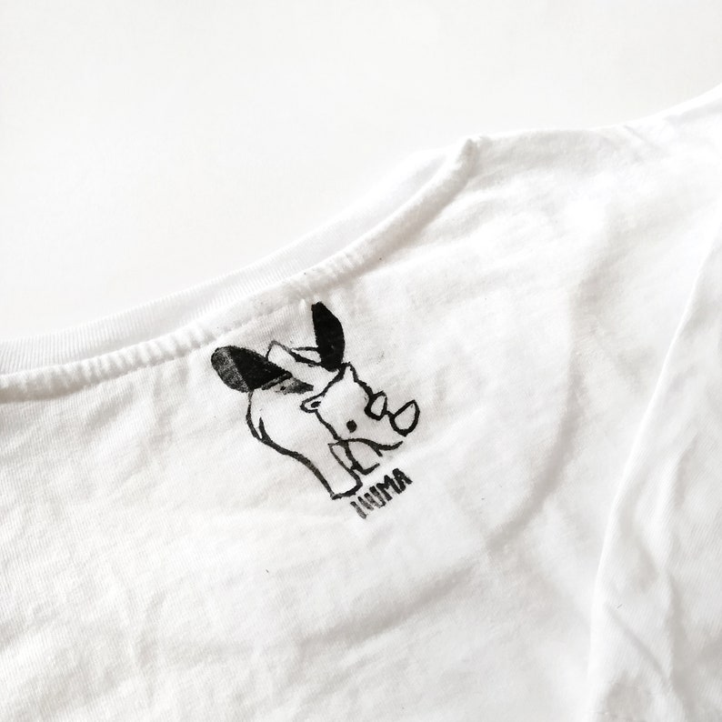 TSHIRT UNISEX handprinted motto riots not died-white with green quote