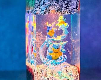 Lampa z żywicy inspirowana kieszonkowym potworem | Niestandardowa lampka nocna z żywicy epoksydowej, ręcznie robiony prezent dla miłośników anime i gier