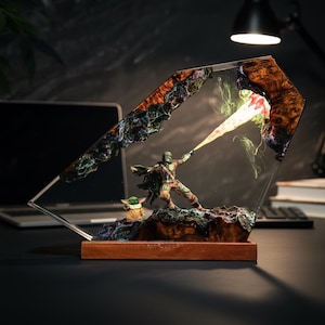 Lampa z żywicy Mand.al.orian Diorama | Niestandardowa lampka nocna z motywem Dartha Lorda Vadera z Gwiezdnych Wojen | Wyjątkowy prezent świąteczny i spersonalizowany zdjęcie 6