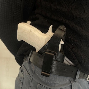 Beretta 92, 92F, 92FS, 92D IWB Leather Holster – Concealed Carry Belt Clip Holster for Right or Left Hand Draw