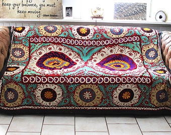 Vintage Horizontal Suzani Hand Embroidery Dowry Textile for Wedding Ceremony from Samarkand