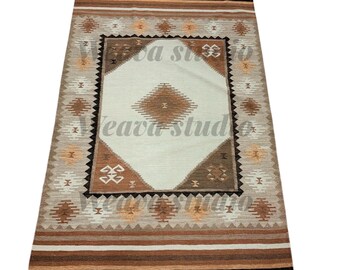 Handwoven Kilim Wool Dhurrie Rug: Bohemian Home Decor