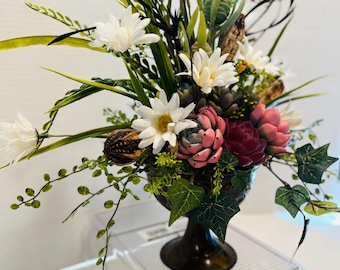 Everyday floral arrangement for home or business.