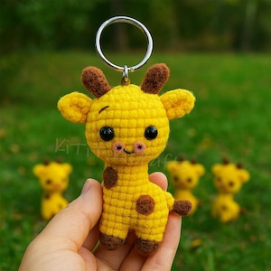 Mini Giraffe Keychain Crochet Pattern PDF – Cute Amigurumi Animal – DIY Plush Toy for Bag Charm or Gift – Beginner Friendlyv
