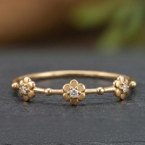 Vintage Floral Gold Band, Three Flower Moissanite Ring, Delicate Stackable Wedding Ring, Solid Gold Blossom Band, Anniversary Gift for Women