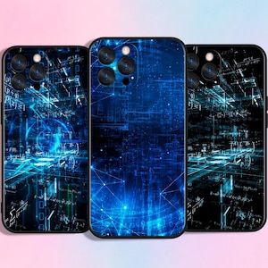 以下が含まれることがあります： 青と黒の数学的デザインの携帯電話ケース3つ。ケースは、数式、線、幾何学的な形状の複雑なパターンを特徴とし、青色のグラデーションになっています。ケースは光沢仕上げで、スマートフォンに合うように設計されています。