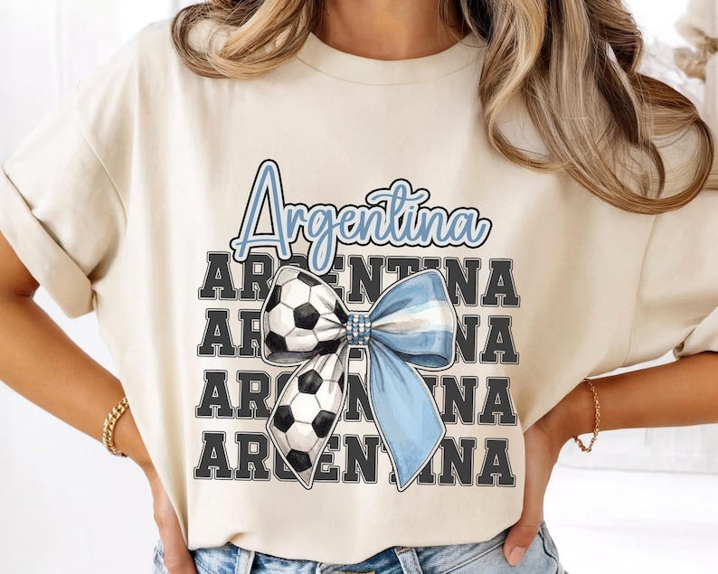 Lazo de fútbol argentino PNG, Fútbol argentino retro PNG, Diseño de camiseta con lazo de fútbol, Ropa de aficionado argentino PNG, Diseño de torneo mundial de fútbol imagen 1