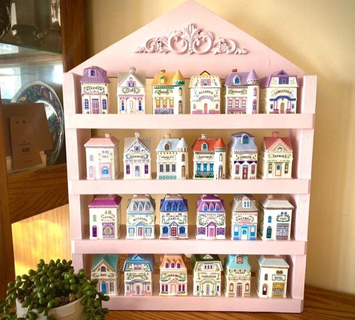 Collection Complète Lenox Spice Village – 24 Pots à épices – Épuisé – Neuf