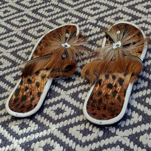 Sandálias com tema africano, chinelos e sapatos de praia