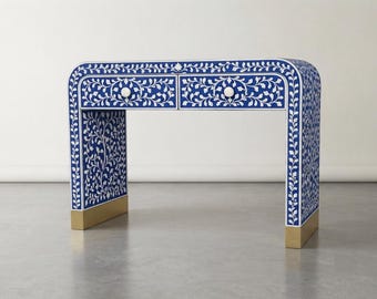 Consolle con intarsi in osso blu, tavolo da toeletta con bordo a cascata, scrivania da ingresso in legno realizzata a mano, mobile d'accento con motivo floreale