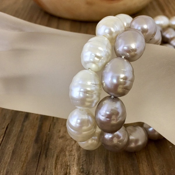 Full strand 13 x 16 mm A Grade South Sea Shell - Mother of Pearl White or Gray Oval Beads 16 Inch Approximately 24 pcs (G2441W38)