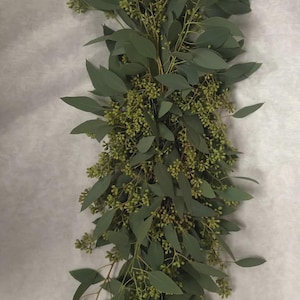 Fresh Garland, seeded eucalyptus Garland, gunnii eucalyptus,  silver dollar eucalyptus, Fresh wedding garland, table Runner, arch