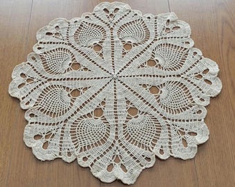 Ecru Pineapple Sundae  doily - 15 inches