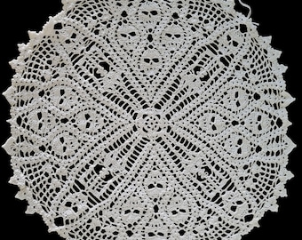 16.5 inch Skeleton and Skulls Doily in WHITE