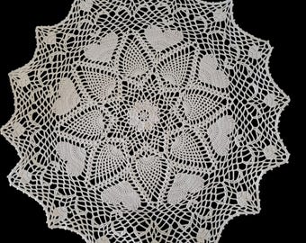 Heartwarming doily -  Natural color - 21 inches