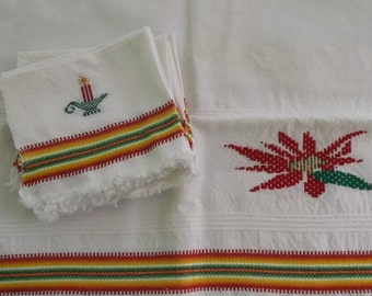 Vintage Napkins and Runner Set, White Linen with Fringe Edge and Christmas Detail 6 Napkins and 1 Runner