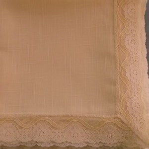 Vintage Napkins Pale Yellow Cotton Blend with Pale Yellow Nylon Lace Border 10 Napkins