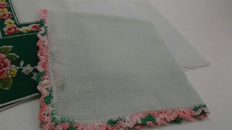 6 Pieces Assorted Hankies in Greens Vintage Ladies Handkerchiefs