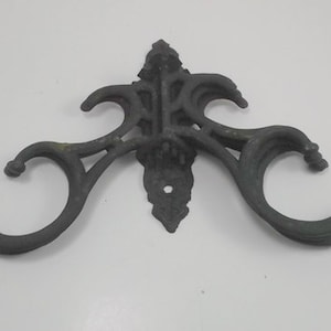 Vintage Hanger, 5 Arm Black Cast Iron Hanger, Coat Hanger, Hat Rack, Towel Hook, Wall Mounted Hanger, 7&#39;&#39; swivel arms, some rust spots