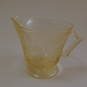 Vintage Creamer, Yellow Depression Glass, 3 1/4&#39;&#39;