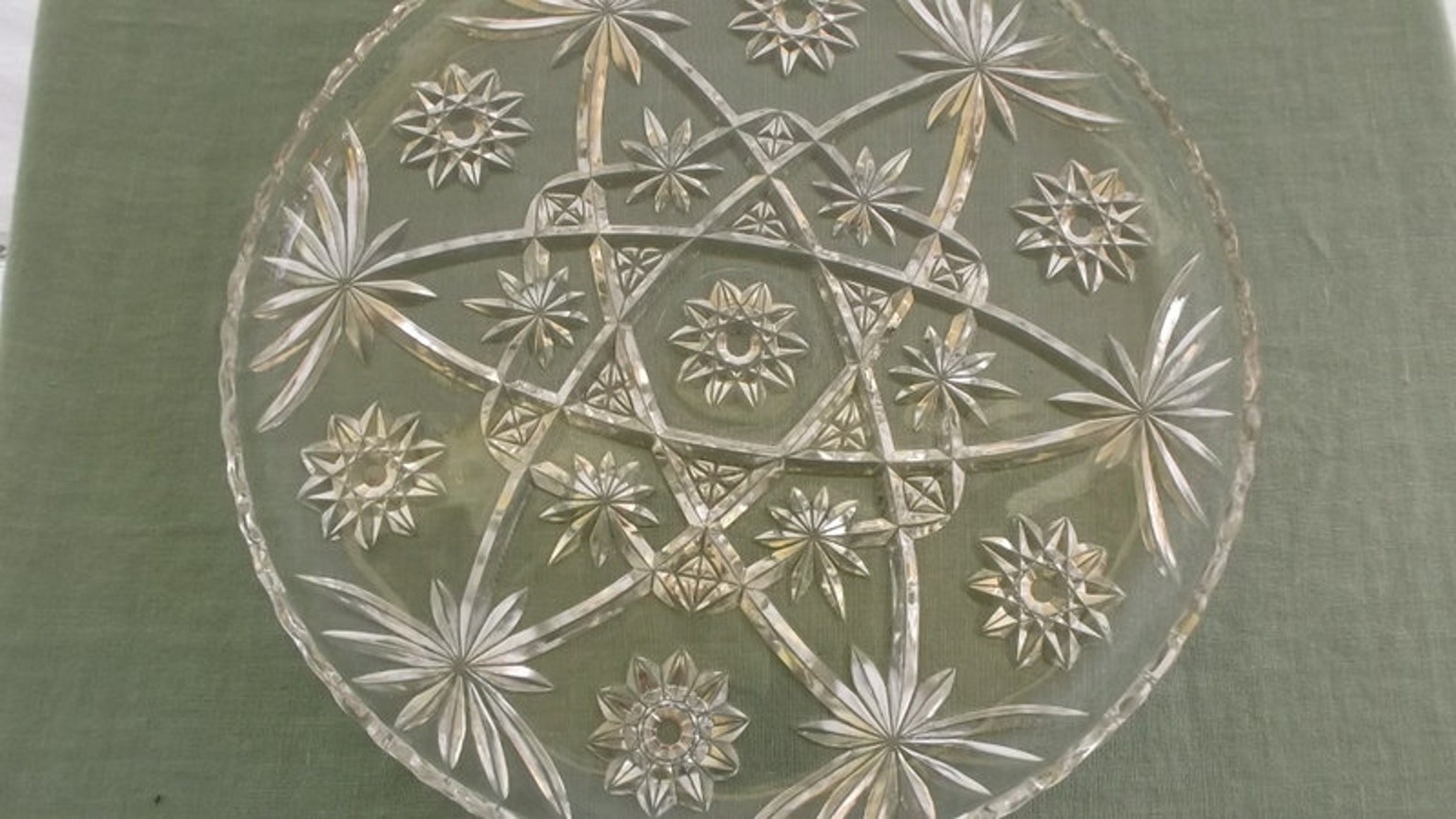 Vintage Pressed Glass Starburst Pattern Serving Plate Platter Etsy