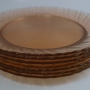 Vintage Plates, Pink Swirl Glass Dinner Plates, Arcoroc France Rosaline, 8 7/8&#39;&#39;, 7 Pieces, slight scratches from use
