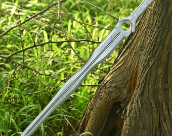 Espada vikinga artesanal de acero D-2: Empuñadura grabada con funda de cuero