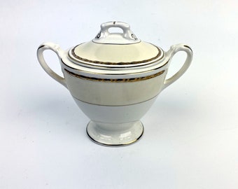 Vintage 40s Homer Laughlin Georgian Eggshell Sugar Bowl with Lid | Gold Verge and Gold Trim | Akimbo Handles | Viceroy Pattern