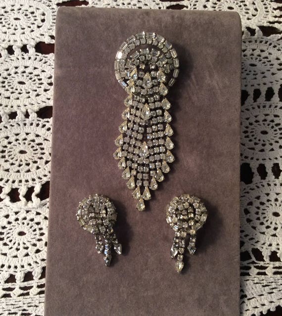 Sale. Rhinestone Pin and Earring Set