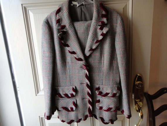 SALE DESIGNER VALENTINO 2 pc. Suit