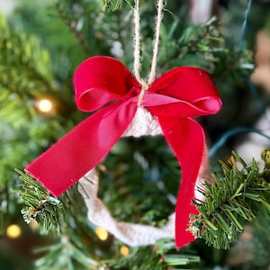 Macrame Wreath Ornament: Handmade Christmas Decor
