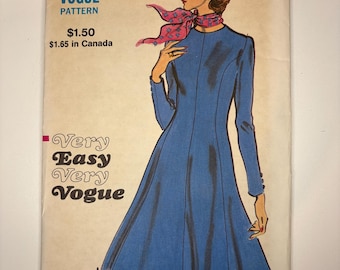Vintage Vogue Dress Sewing Pattern - Vogue 8243 - UNCUT - Size 12