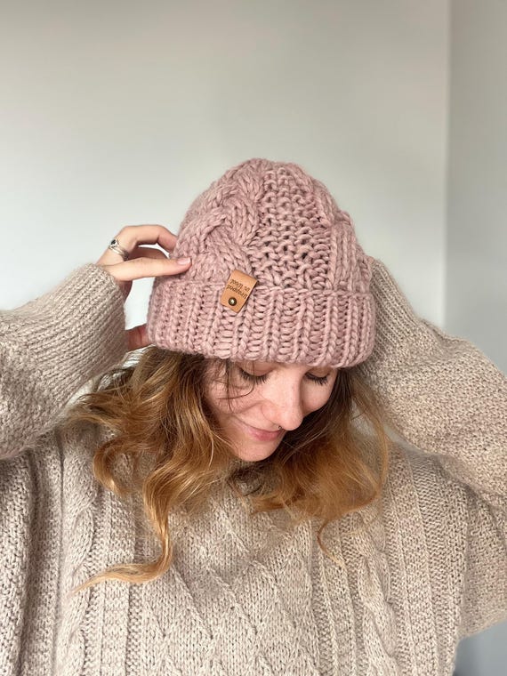 Thick Sheepskin Hat With a Scandinavian-style Pattern, Cable  display picture 2