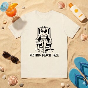 Resting Beach Face vintage woman in chair tee | beach illustration T-Shirt