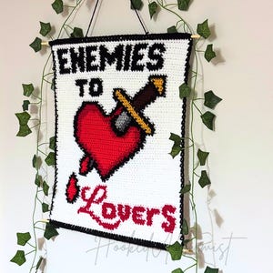 Enemies to Lovers Häkelmuster für Wandbehang - Herz & Dolch Bookish Art PDF