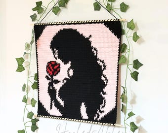 Haakpatroon Gothic Lady Rose-tapijt, donker silhouet aan de muur (pdf-download)