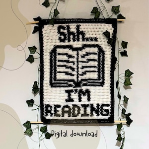 Modèle de tenture murale au crochet : Chut, je lis la tapisserie (Téléchargement numérique du modèle PDF)