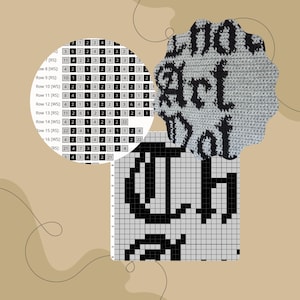 Op de afbeelding: Een haakpatroon met de woorden "Art Dot" in zwart op een grijze achtergrond. De afbeelding bevat ook een close-up van de haaksteken en een tabel met cijfers en symbolen, waarschijnlijk voor de patrooninstructies. De achtergrond is lichtbruin.