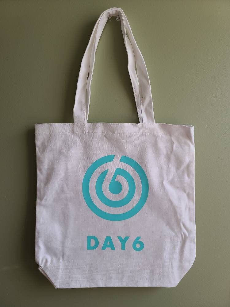 BAG CHARM - KE / DAY6『3RD WORLD TOUR ＜FOREVER YOUNG