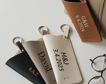 Benutzerdefinierte weiche Brillenetui, personalisierte Brillenetui, personalisierte Geschenk Brillenetui mit Schlüsselanhänger Slim Purse, Brautjungfer Geschenke, Geschenk mit Gravur
