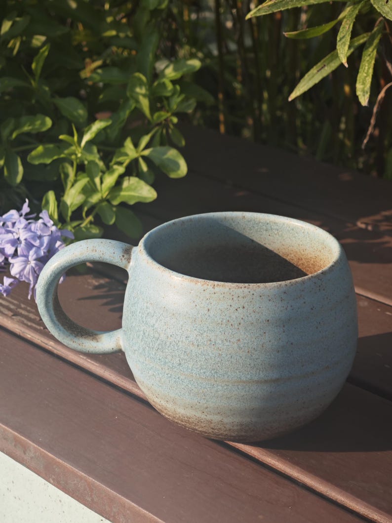 Anpassad keramikmugg med husdjursporträtt, handgjord kaffekopp med spräcklig glasyr, personlig namngåva bild 7