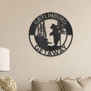 Personalized Bear Metal Sign, Custom Cabin Lodge Decor, Rustic Woodland Wall Art, Outdoor Family Name Sign, Hunter Housewarming Gift