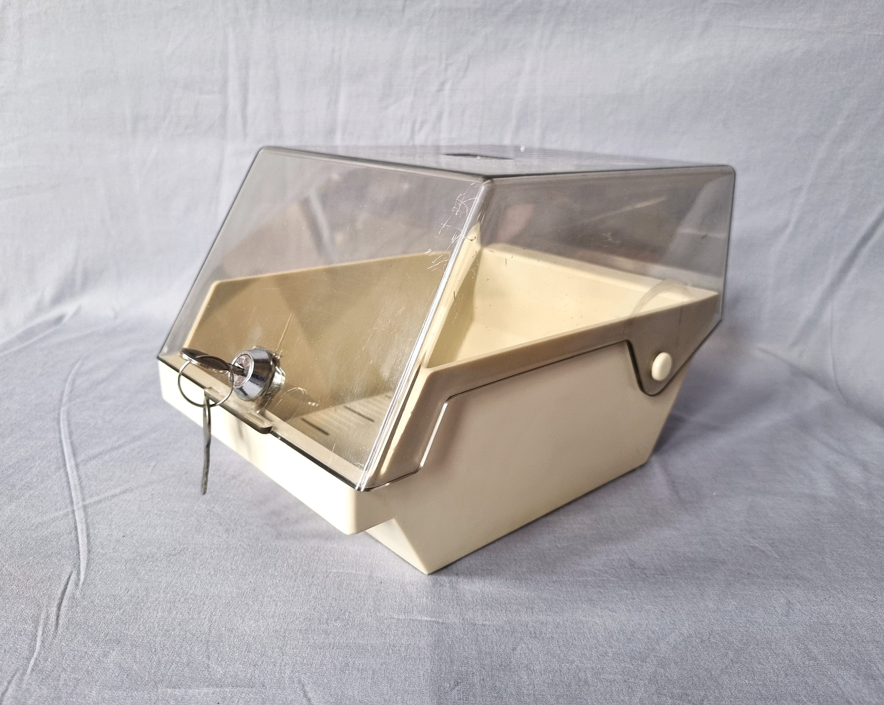 Vintage Floppy Disk Storage Box With Keys 5.25 Inch Disk Case 80s