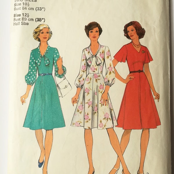 Motif couture pour robe longueur genou, années 70, avec nœud papillon cou, Bust 33'' et 35'', 84cm 89cm. Style 1166